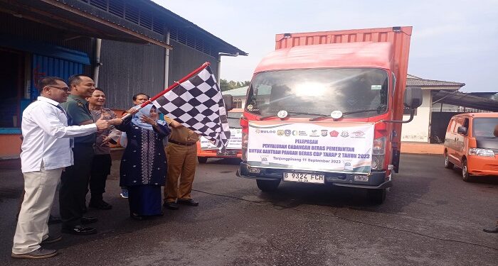 Tahap II, Ribuan KPM di Tanjungpinang Terima Bantuan Bulog