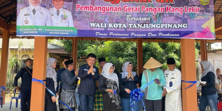Walikota Tanjungpinang Resmikan Gedung Gerai Pangan