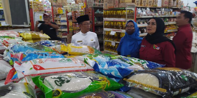  PJ Walikota Tanjungpinang Minta Disdagin Pantau Pasokan Pangan