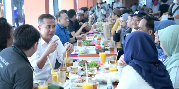 Pj Gubernur Jabar Ajak Media Dukung Kereta Cepat Whoosh