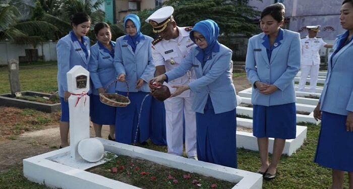 Wing Udara 1 Ikuti Ziarah Rombongan HUT TNI AL di TMP Pusara Bhakti