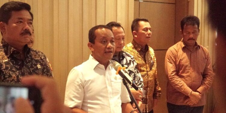 Xinyi Kabur, Lapangan Kerja di Batam Hilang
