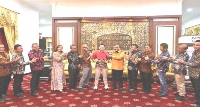 Acara Kenal Pamit Kapolres Karimun di Kediaman Bupati Berlangsung Hangat