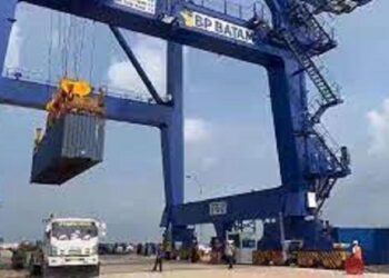 STS Crane Beroperasi, Bongkar Muat di Pelabuhan Batu Ampar Jadi Efektif