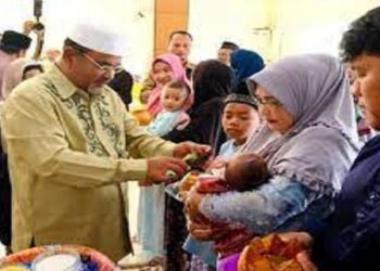 Cukur Rambut Massal, Bupati Karimun Hadir sebagai Tamu Kehormatan di Gang Awang Noor