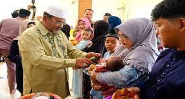 Cukur Rambut Massal, Bupati Karimun Hadir sebagai Tamu Kehormatan di Gang Awang Noor