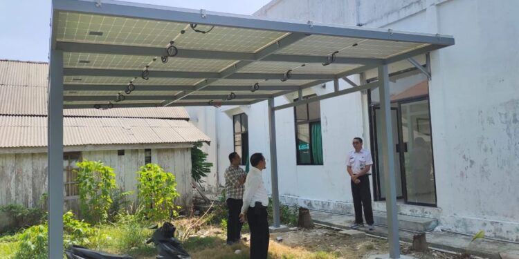 Puskesmas Terpencil Dapat Bantuan 4 Unit Mesin PLTS