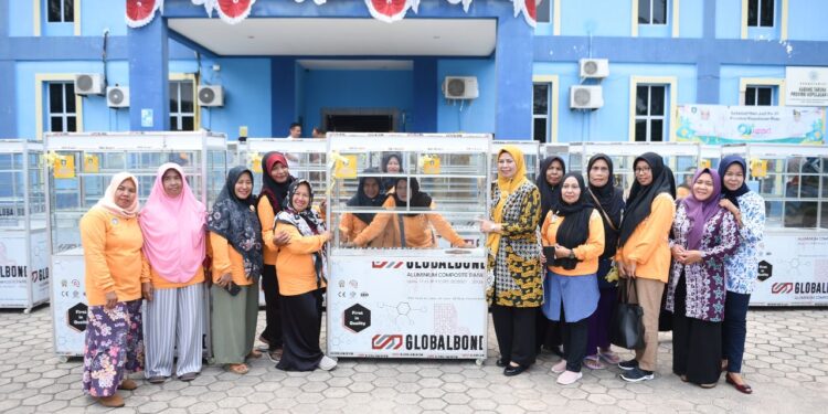 Dewi Ansar Berikan 26 Paket Usaha