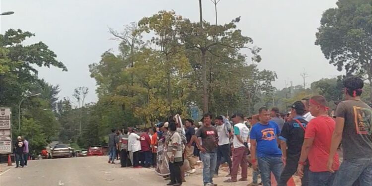 Massa Ikabtu Lakukan Aksi Demo