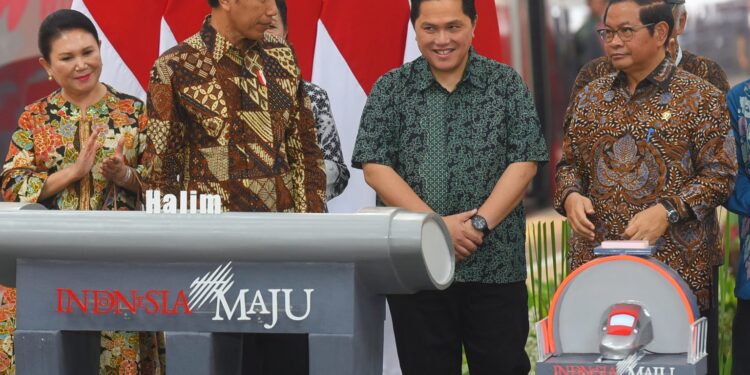 Presiden Jokowi Resmikan Beroperasinya KCJB Whoosh
