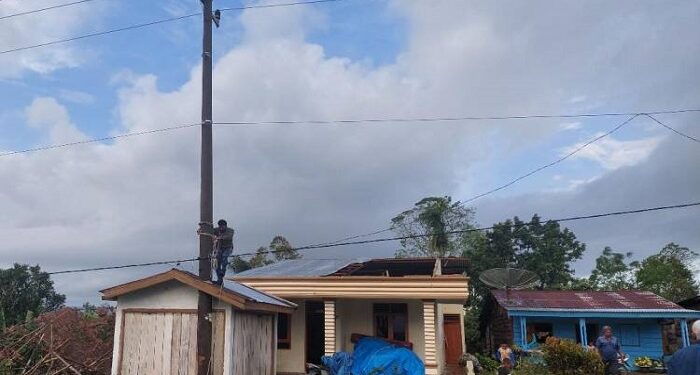 Puluhan Rumah Rusak Diterjang Angin Disertai Hujan Es di Dua Desa di Dairi