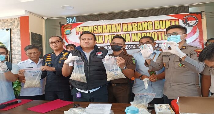 Satnarkoba Polresta Tanjungpinang Musnahkan Barang Bukti Pil Ekstasi