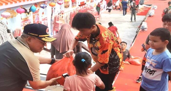 Promosikan Toleransi Antar Umat Beragama, Vihara Ngo Hu Niu Niu Bagikan 2000 Paket Sembako