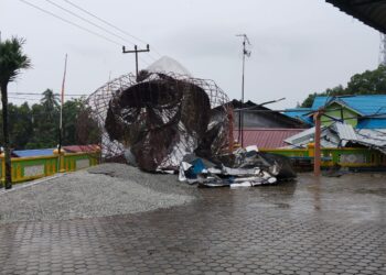 Kubah Mesjid Al-Falah Jatuh Dihantam Angin Puting Beliung
