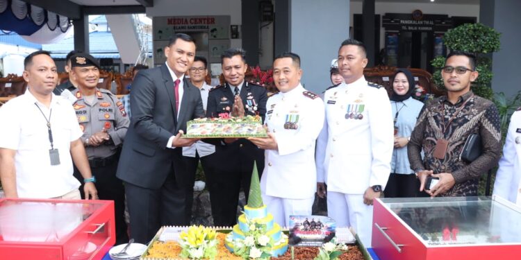 Jaga Sinergitas, Polres Karimun Berikan Suprise ke TNI