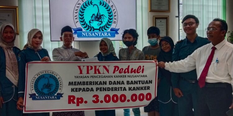 Dua Penderita Kanker Terima Bantuan dari YPKN