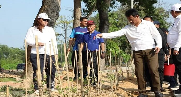 Ciptakan Penghijauan, BP Batam Tanam Ribuan Ponon Jati Mas