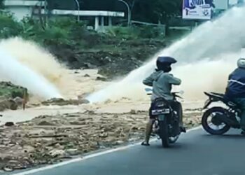 Video Viral Pipa Air Simpang Mall Kepri di Batam Meledak