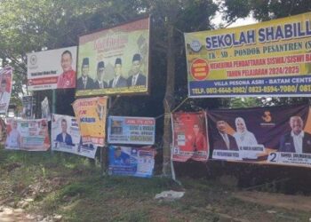 Langgar Aturan, APK Caleg di Batam Pasang di Pohon, Bawaslu Surati Parpol