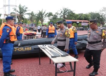 Siaga Bencana, Kapolres Karimun Cek Peralatan SAR