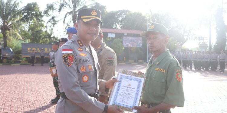 Usai Pemilu 2024,Kapolres Karimun Berikan Penghargaan Kepada Instansi Vertikal dan Linmas