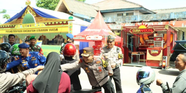 Kapolres Bintan Berikan Tiket Gratis Untuk Masyarakat Balik Setelah Lebaran
