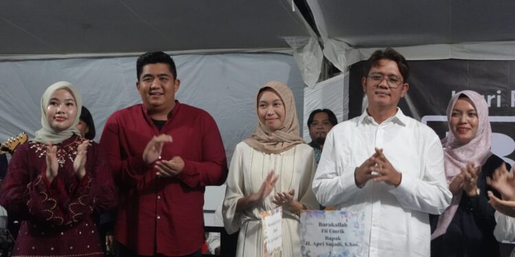 Bupati Roby Lebaranan di Kediaman Apri Sujadi di Kota Kijang