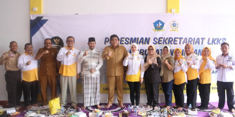 Bupati Roby Resmikan Sekretariat LKKS Bintan
