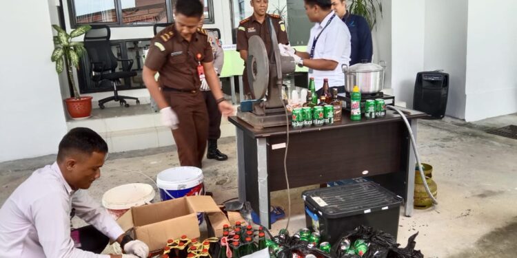 Telah Miliki Hukum Tetap, Kejari Musnahkan 249, 2376 Sabu