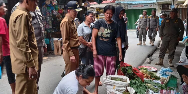 PJ Walikota Tanjungpinang Minta PKL Untuk Berjualan Ditempat yang Sudah Disediakan