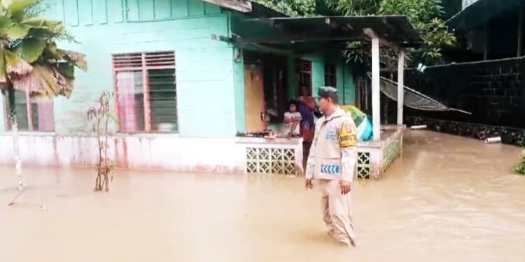 Akibat Curah Hujan Tinggi Puluhan Rumah di Dabo Singkep Terendam Banjir, Warga Kecewa terhadap Kinerja Pemerintah
