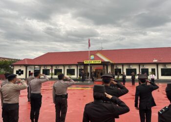 Meski Diguyur Hujan, Polres Bintan Gelar Upacara Peringatan