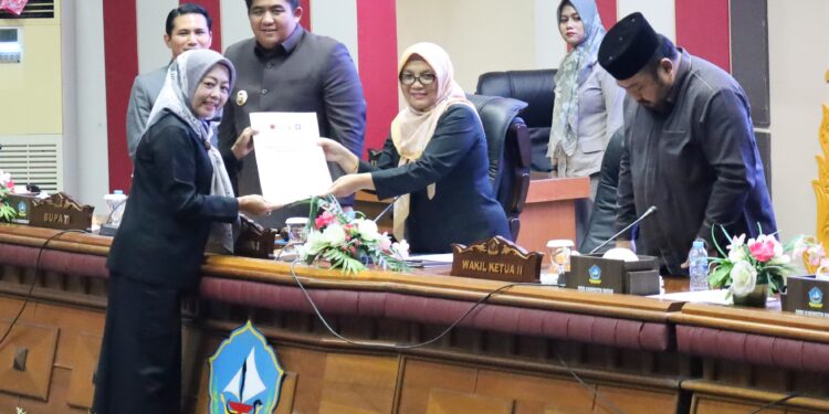 Bupati Bintan Sampaikan Ranperda Laporan Pertanggungjawaban Pelaksanaan APBD Tahun 2023