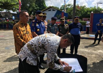 PJ Walikota Tanjungpinang Resmikan Siprotek di kantor DPKP