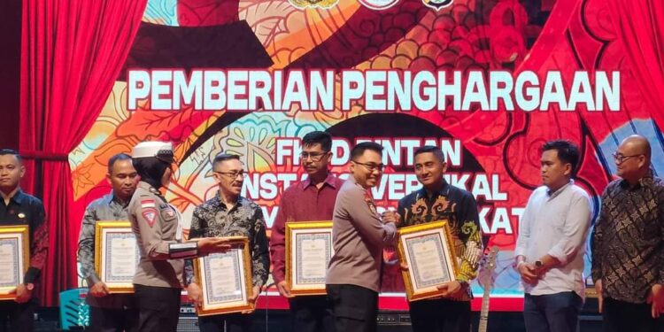 Syukuran Hari Bhayangkara, Lapas Narkotika Terima Penghargaan dari Polres Bintan