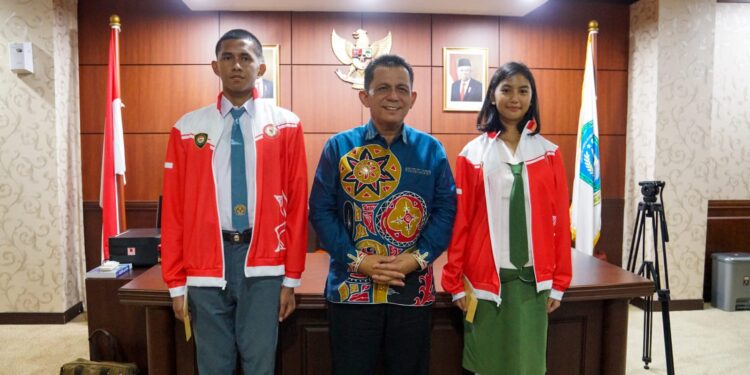Gubernur Kepri Lepas Dua Siswa dan Siswi Menuju Paskibra Tingkat Nasional