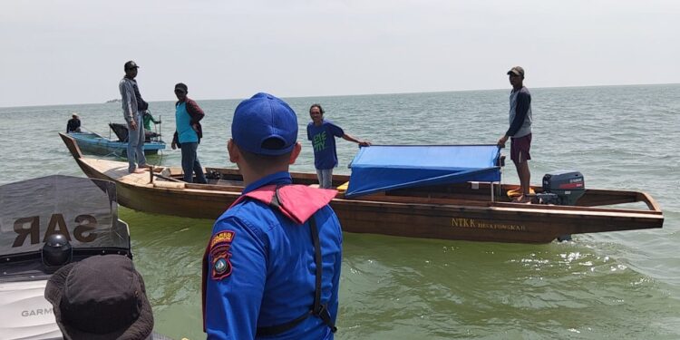 Tim SAR Bersama Satpolairud Terus Lakukan Pencairan Korban Tenggelam