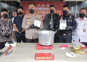 Polisi Musnahkan Sabu 2 Kg dari Dua Tersangka