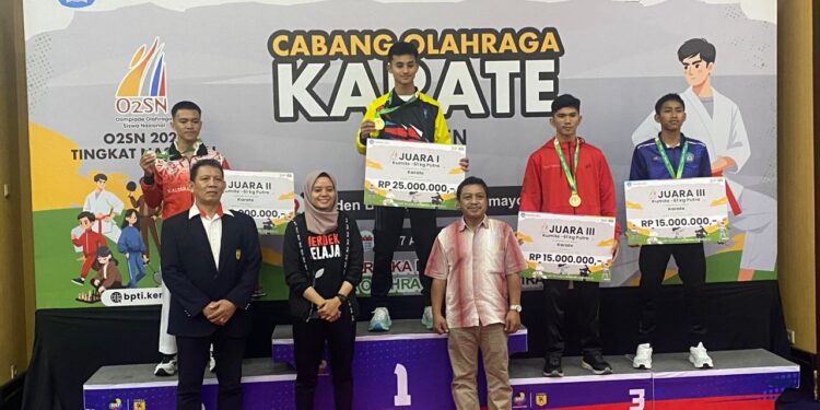 Atlet Karate Forki Batam Diaz Shobi Raih Emas di Olimpiade Olahraga Siswa Nasional