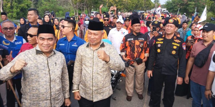 Yel – yel Pasangan BARA Menggema Saat Daftar ke KPUD Karimun