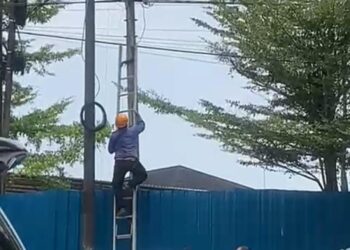 Satu Petugas Internet Tersengat Arus Listrik Saat Perbaiki Jaringan