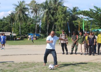 Ery Suandi Komitmen Kembangkan Dunia Sepak Bola di Karimun