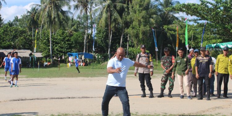 Ery Suandi Komitmen Kembangkan Dunia Sepak Bola di Karimun