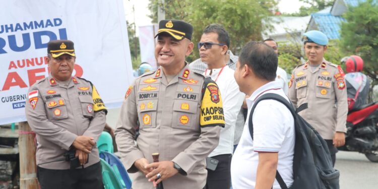 Jaga Kampanye Walaupun Hujan, Kapolres Karimun Dapat Apresiasi dari Tim Pemenangan Rudi-Rafiq