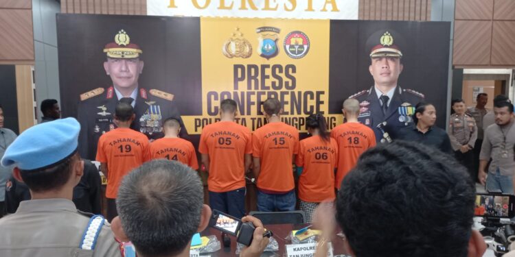 Polisi Tangkap 6 Orang Diduga Pengguna dan Lengrdar Sabu di Tanjunhpinang