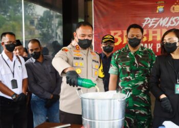 Polisi Musnahkan Sabu Senilai Rp 1 Miliar