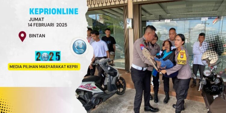 Lakalantas Laga Motor dan Mobil, Kapolres Yunita Turun Langsung Tangani Pengendara