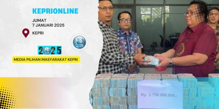 Istri Tersangka Korupsi PNBP Serahkan Uang Rp 3,75 ke Penyidik Kejati Kepri