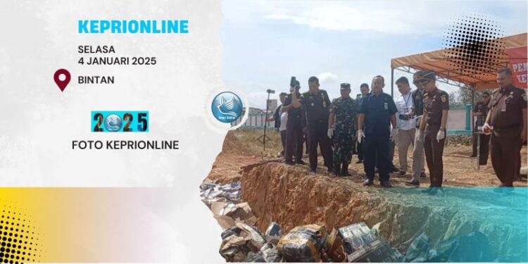 Belasan Ribu Botol Miras Dimusnahkan