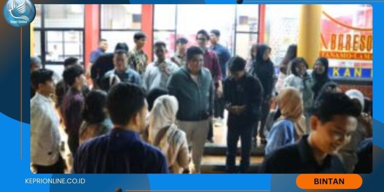 Sarasehan Bareng Mahasiswa di Pekanbaru, Roby Sampaikan Komitmen Program IMPKB dan Pemda 